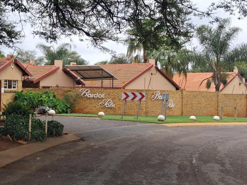 2 Bedroom Property for Sale in Magalieskruin Gauteng