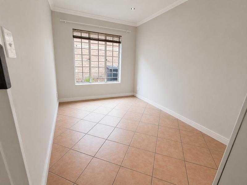 2 Bedroom Property for Sale in Magalieskruin Gauteng