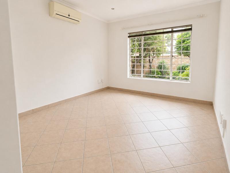 2 Bedroom Property for Sale in Magalieskruin Gauteng