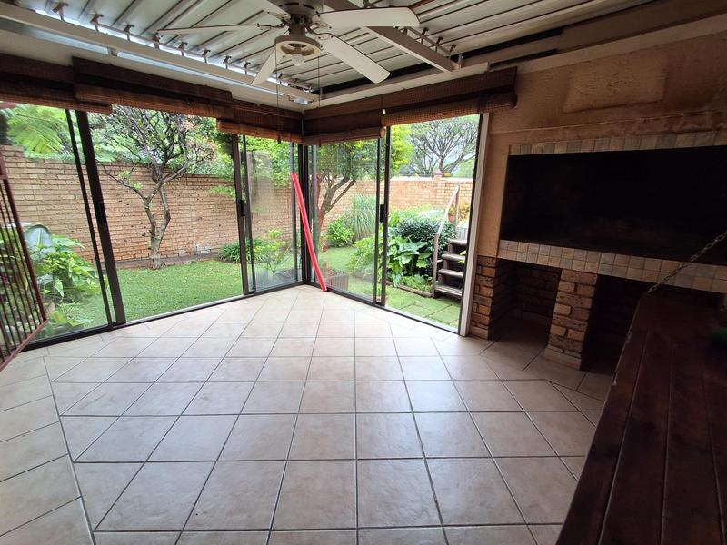 2 Bedroom Property for Sale in Magalieskruin Gauteng