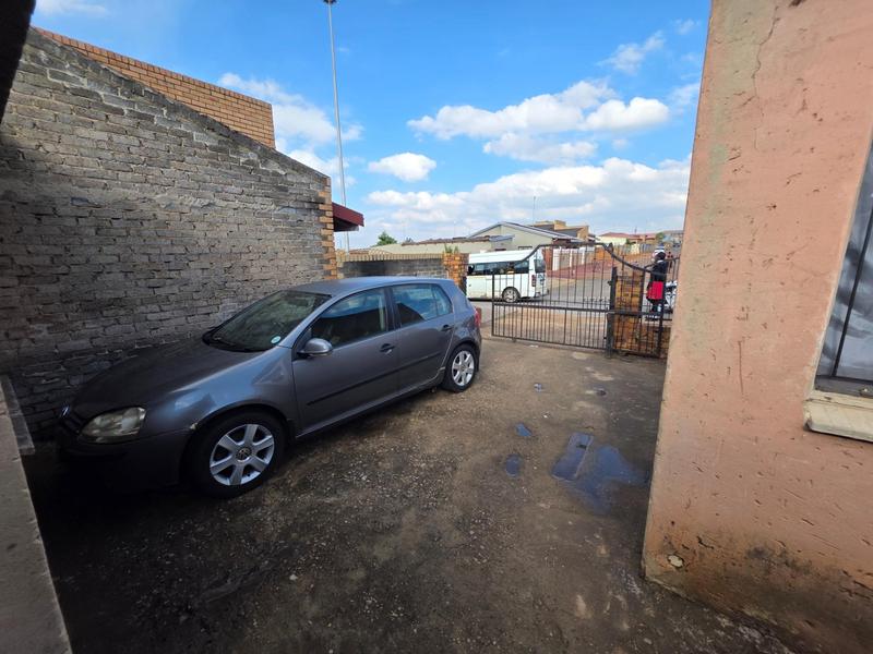 9 Bedroom Property for Sale in Tembisa Gauteng