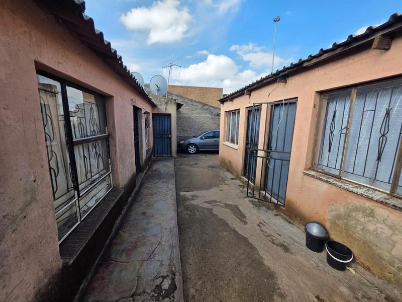 9 Bedroom Property for Sale in Tembisa Gauteng