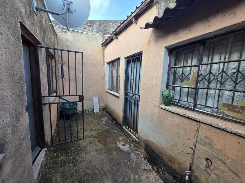 9 Bedroom Property for Sale in Tembisa Gauteng