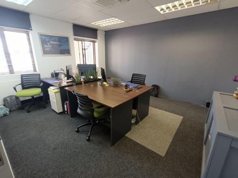 To Let Commercial Property for Rent in Strubensvallei Gauteng