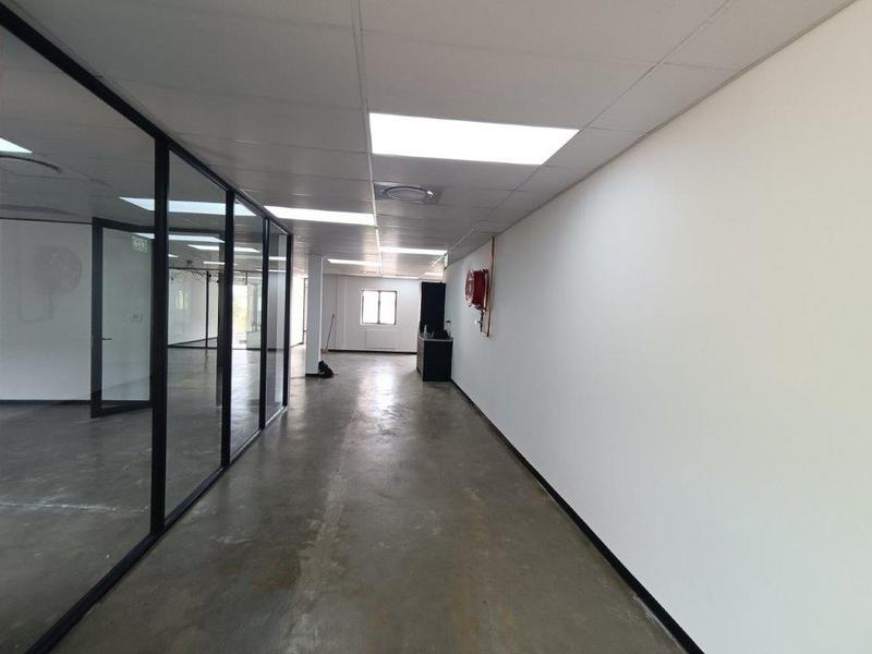 To Let Commercial Property for Rent in Strubensvallei Gauteng
