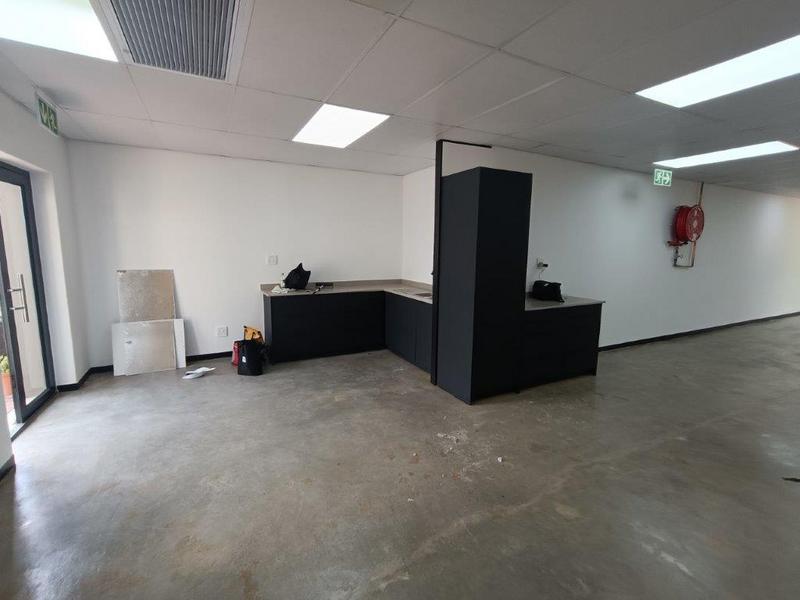 To Let Commercial Property for Rent in Strubensvallei Gauteng