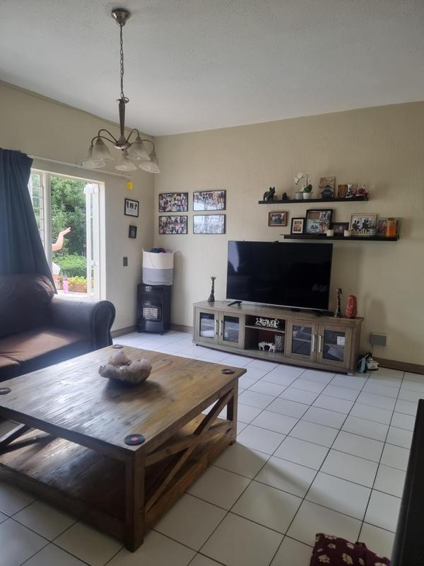 2 Bedroom Property for Sale in Sunnyrock Gauteng