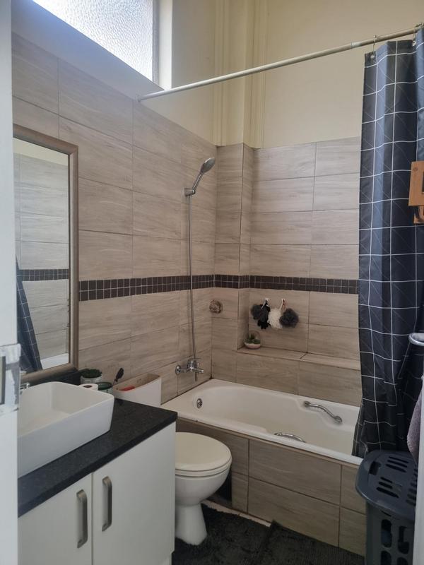 2 Bedroom Property for Sale in Sunnyrock Gauteng