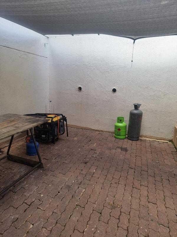 2 Bedroom Property for Sale in Sunnyrock Gauteng