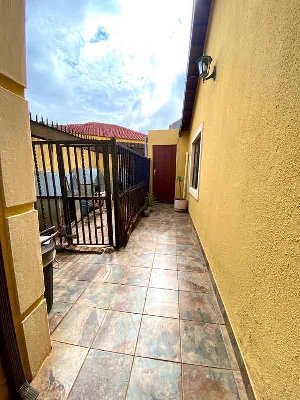 3 Bedroom Property for Sale in Zondi Gauteng