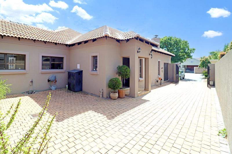 4 Bedroom Property for Sale in Amberfield Manor Gauteng