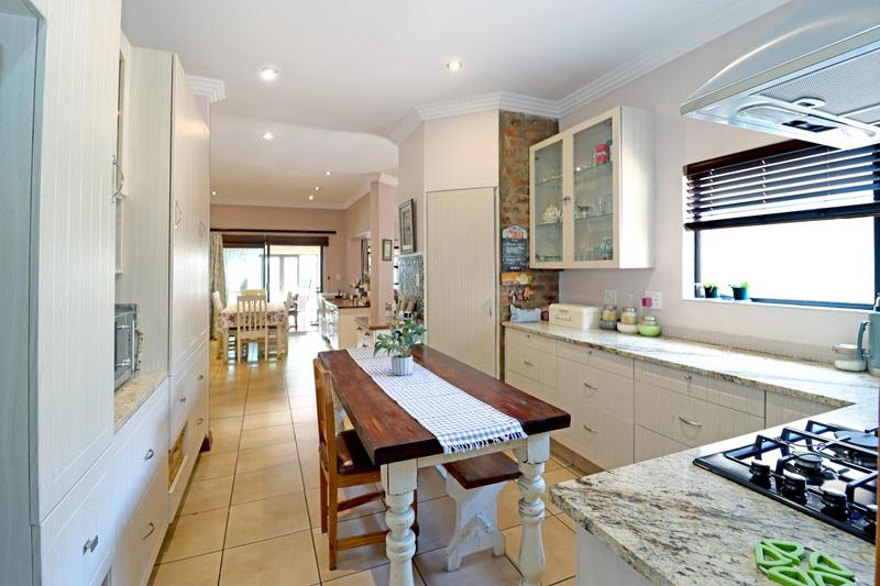 4 Bedroom Property for Sale in Amberfield Manor Gauteng