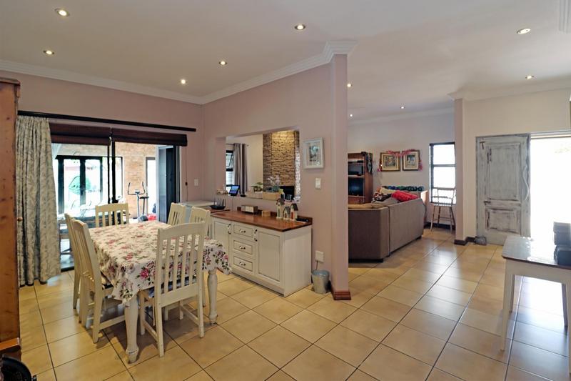 4 Bedroom Property for Sale in Amberfield Manor Gauteng