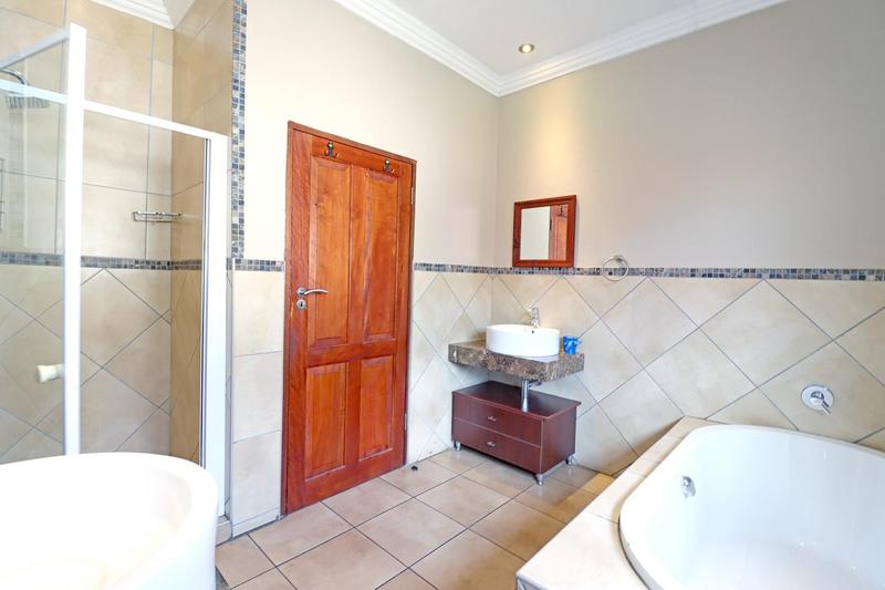 4 Bedroom Property for Sale in Amberfield Manor Gauteng
