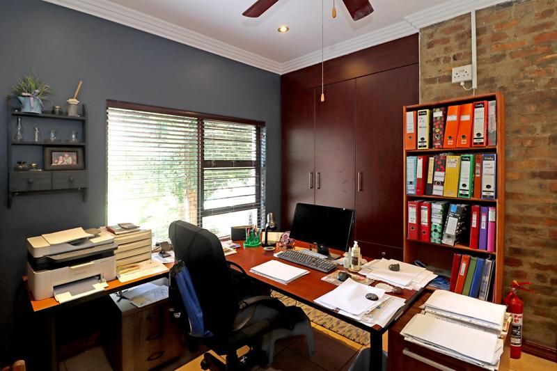 4 Bedroom Property for Sale in Amberfield Manor Gauteng