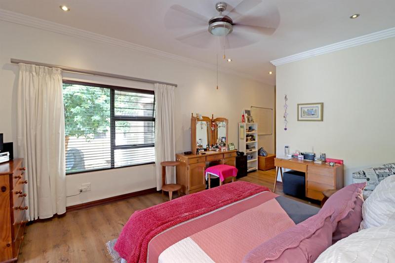 4 Bedroom Property for Sale in Amberfield Manor Gauteng