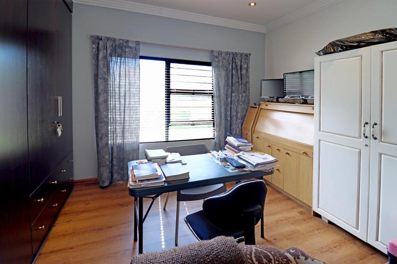 4 Bedroom Property for Sale in Amberfield Manor Gauteng