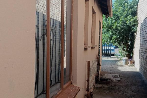 6 Bedroom Property for Sale in Leachville Ext 3 Gauteng
