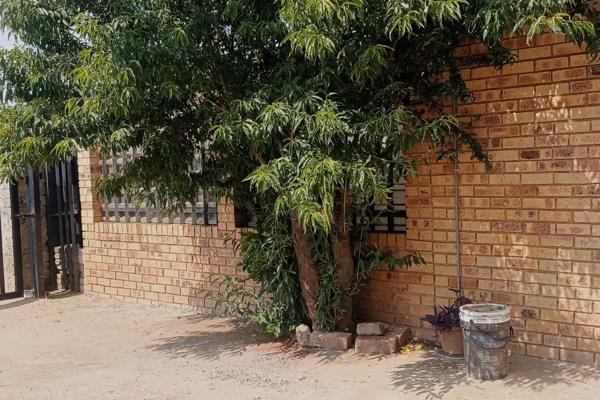 6 Bedroom Property for Sale in Leachville Ext 3 Gauteng