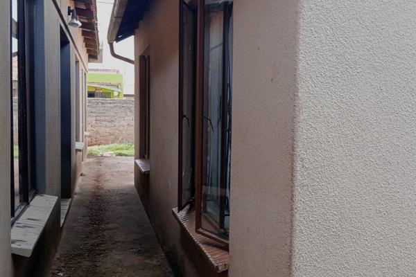 6 Bedroom Property for Sale in Leachville Ext 3 Gauteng