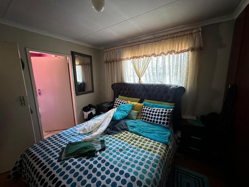 2 Bedroom Property for Sale in Buhle Park Gauteng