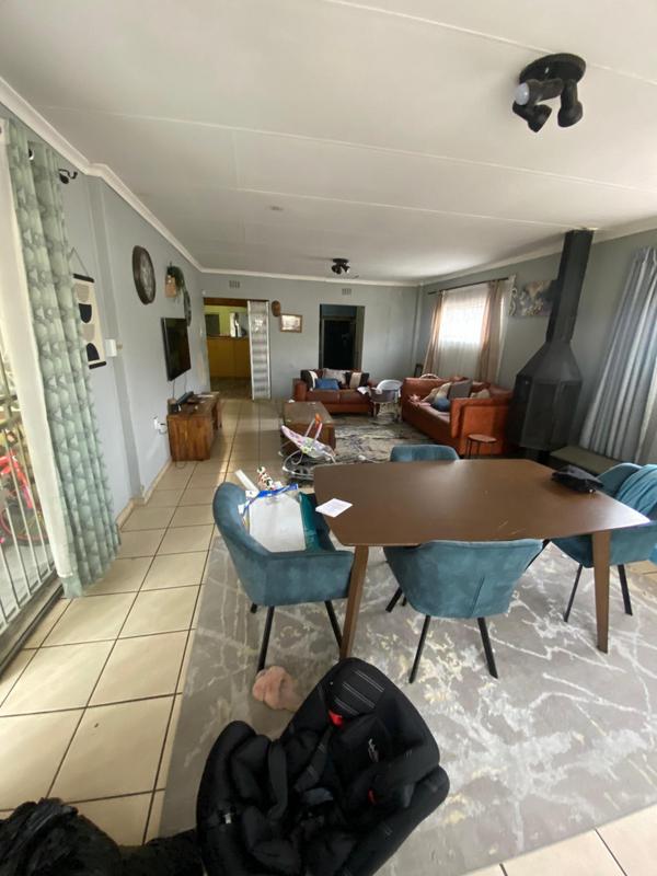 4 Bedroom Property for Sale in Dunnottar Gauteng