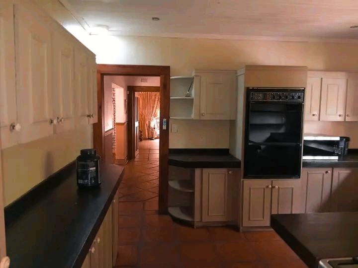 5 Bedroom Property for Sale in Geduld Gauteng