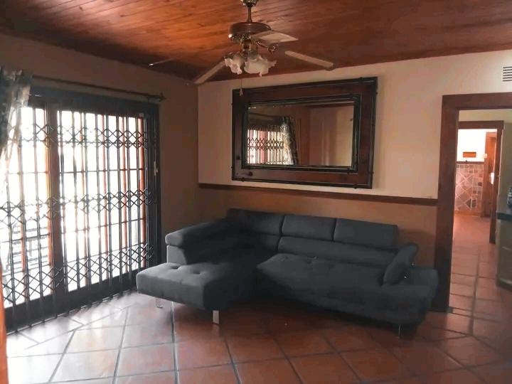 5 Bedroom Property for Sale in Geduld Gauteng
