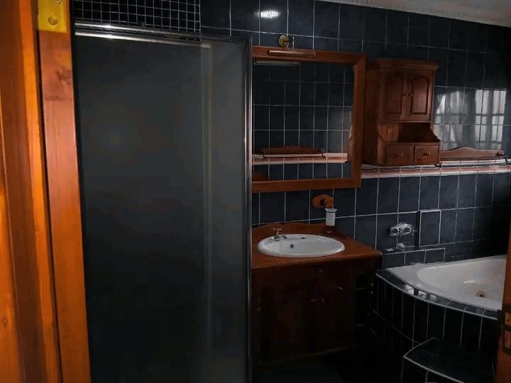 5 Bedroom Property for Sale in Geduld Gauteng