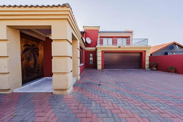 5 Bedroom Property for Sale in Ormonde Gauteng