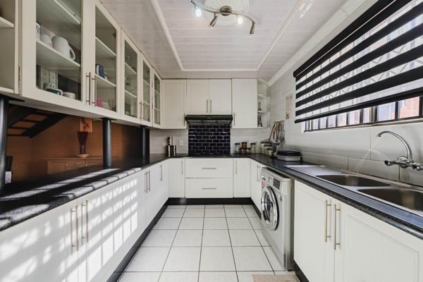 5 Bedroom Property for Sale in Ormonde Gauteng