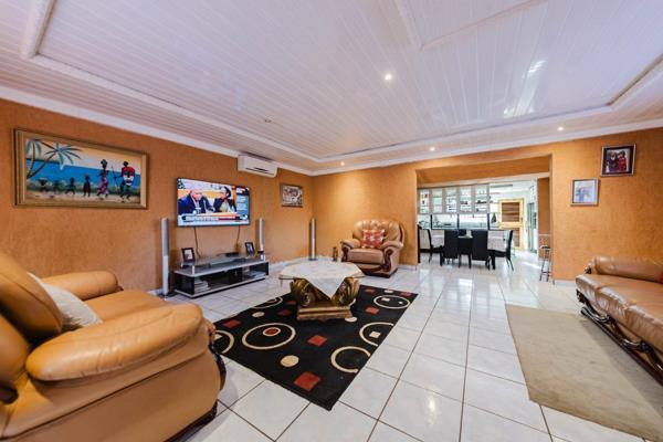 5 Bedroom Property for Sale in Ormonde Gauteng