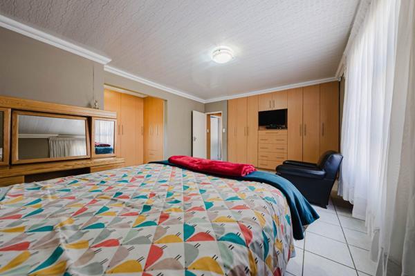 5 Bedroom Property for Sale in Ormonde Gauteng