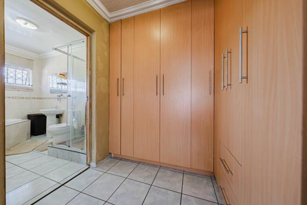 5 Bedroom Property for Sale in Ormonde Gauteng