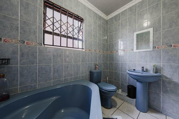 5 Bedroom Property for Sale in Ormonde Gauteng