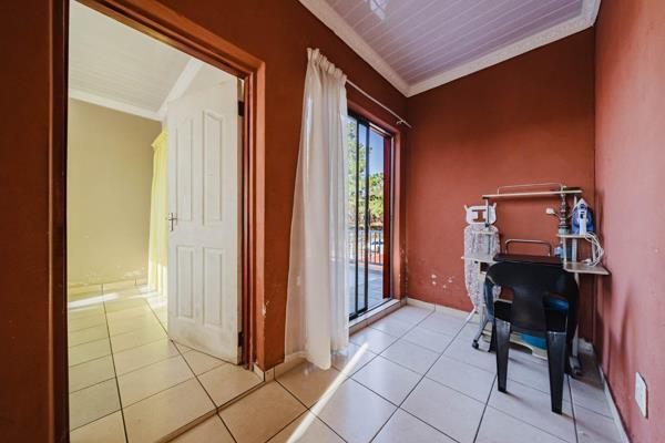 5 Bedroom Property for Sale in Ormonde Gauteng