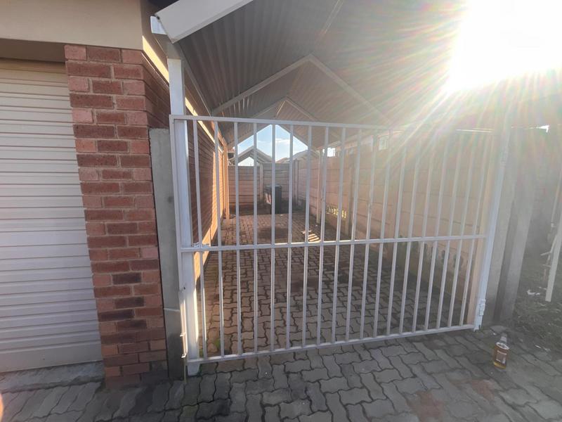 3 Bedroom Property for Sale in Thatch Hill Estate Gauteng