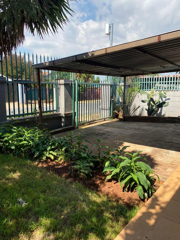 To Let 3 Bedroom Property for Rent in Sophiatown Gauteng