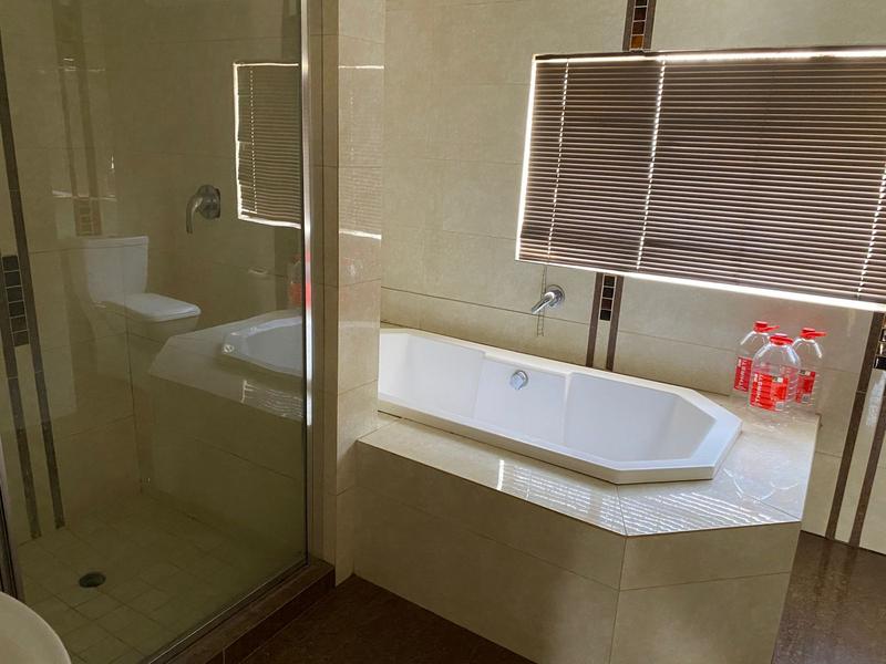 To Let 3 Bedroom Property for Rent in Sophiatown Gauteng