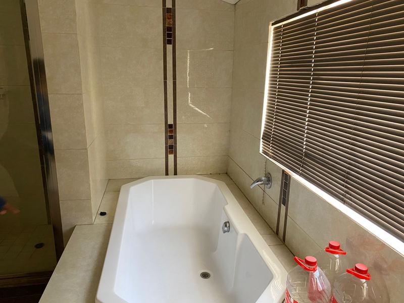 To Let 3 Bedroom Property for Rent in Sophiatown Gauteng