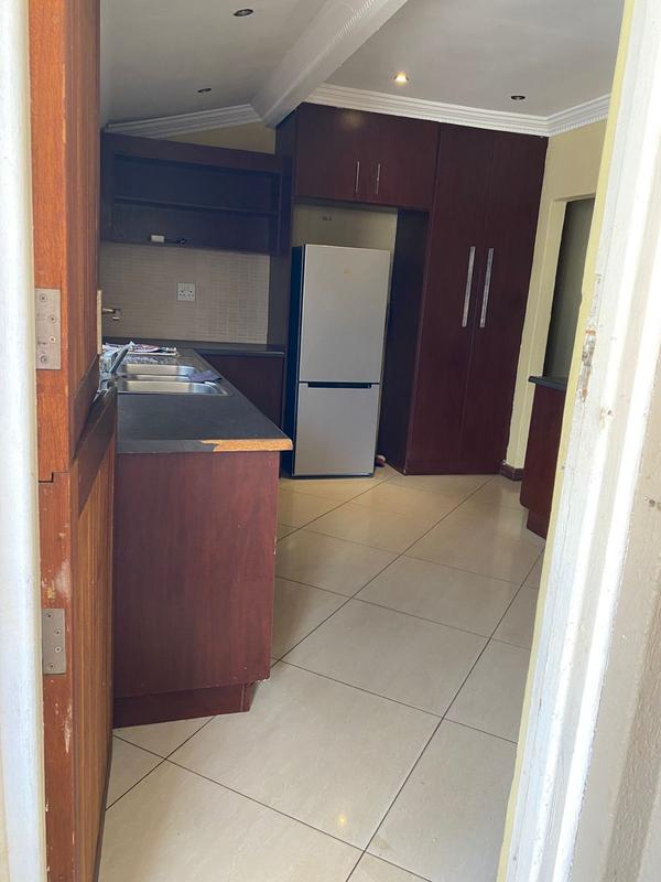 To Let 3 Bedroom Property for Rent in Sophiatown Gauteng