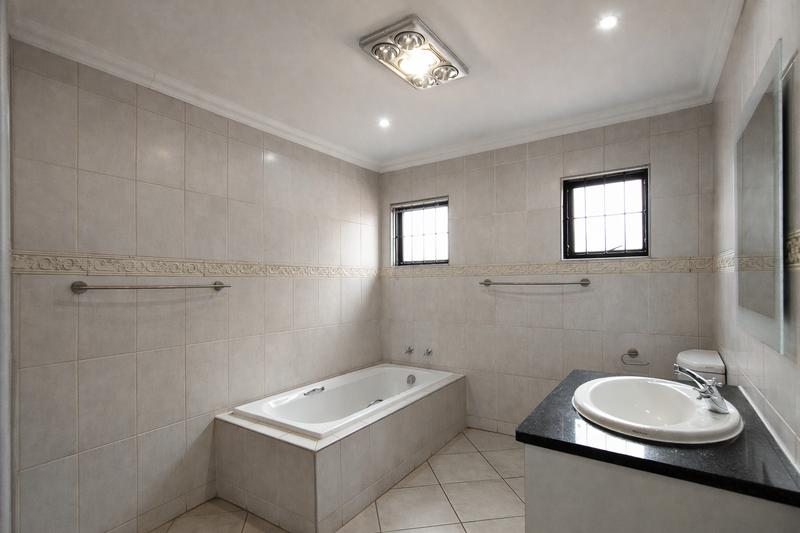 To Let 4 Bedroom Property for Rent in Waterkloof Ridge Gauteng