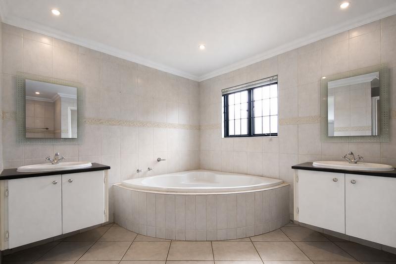 To Let 4 Bedroom Property for Rent in Waterkloof Ridge Gauteng