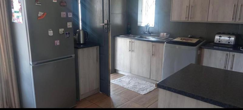 To Let 3 Bedroom Property for Rent in Elandspark Gauteng