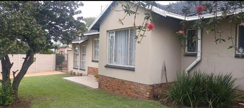 To Let 3 Bedroom Property for Rent in Elandspark Gauteng