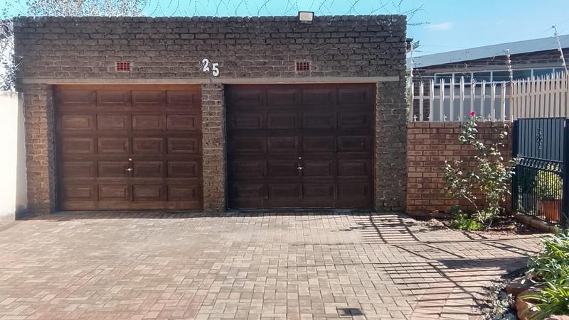 4 Bedroom Property for Sale in Greenhills Gauteng