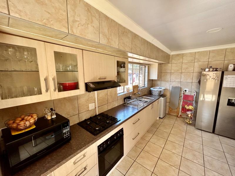 2 Bedroom Property for Sale in Vanderbijlpark Cw 6 Gauteng