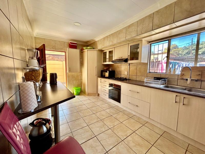 2 Bedroom Property for Sale in Vanderbijlpark Cw 6 Gauteng