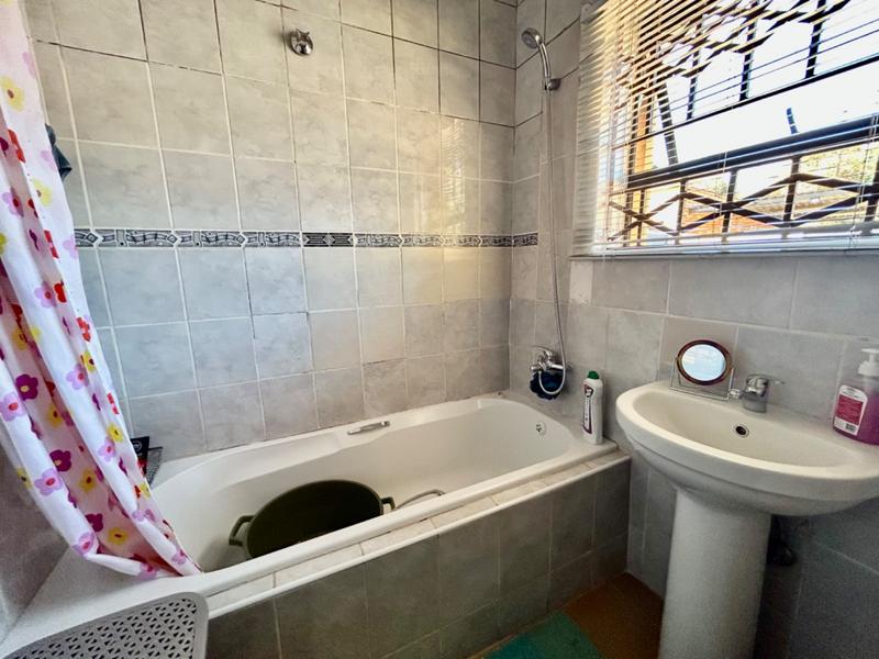 2 Bedroom Property for Sale in Vanderbijlpark Cw 6 Gauteng