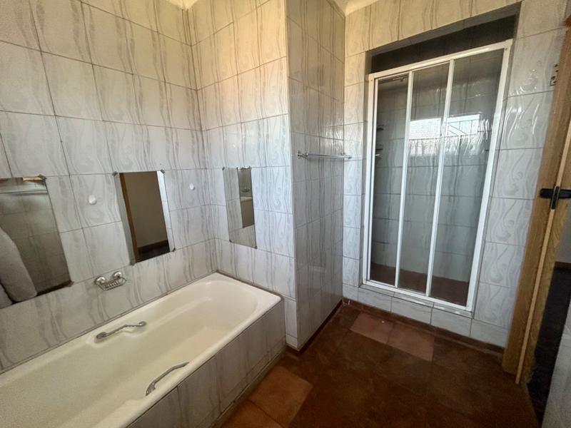 3 Bedroom Property for Sale in Vanderbijlpark Cw 6 Gauteng